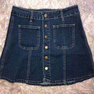Jean skirt with buttons